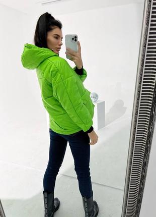 Женская короткая зимняя куртка с капюшоном на силиконе +200 на молнии норма6 фото