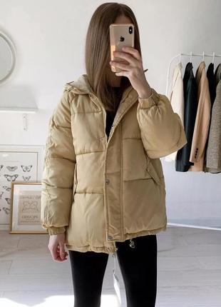 Женская зимняя бежевая короткая оверсайз куртка короткий пуховик бежевый оверсайз3 фото