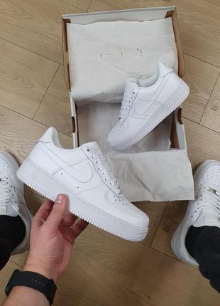 Кроссовки унисекс белые кожаные nike air force 1 07 all white. обувь найк аир форс 1 классик2 фото