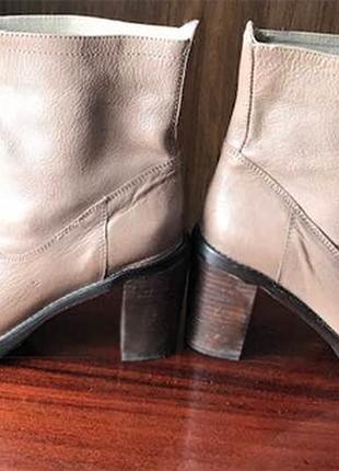 Чоботи весняні жіночі