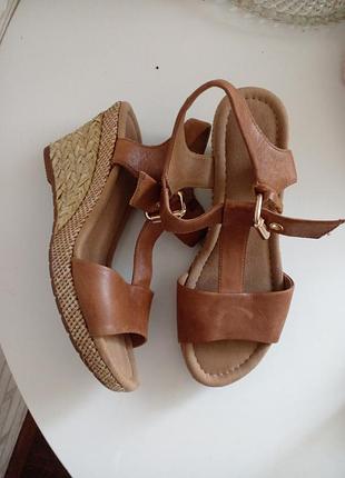 Босоніжки шкіряні gabor 38 розмір