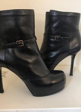 Ysl ботильйони на цигейці. зима. нові