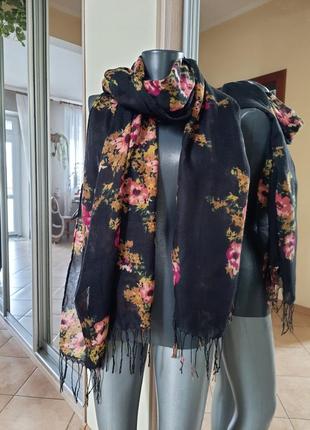 Шикарний в квіти 💐 палантин