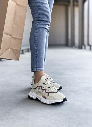 Кросівки жіночі adidas адідас ozweego