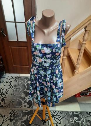 Плаття на ґудзиках