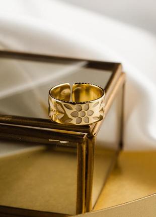 Серебряное кольцо со вставками из эмали в виде цветов