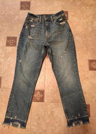 Джинсы mom