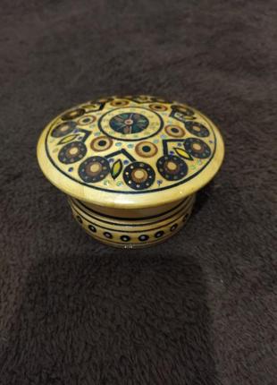 Шкатулка для украшений деревянная