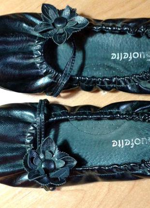 Туфли балетки черные с цветком2 фото