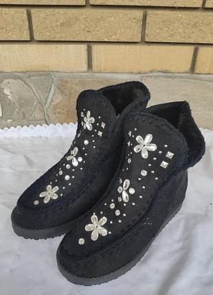 Угги, полусапожки женские зимние со стразами desun
