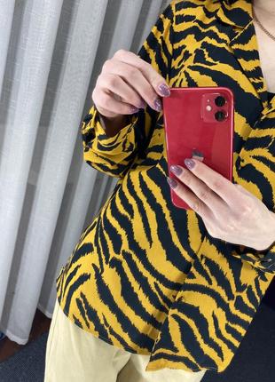 Красивая блуза в принт тигра3 фото