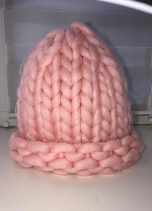 Шапка крупной вязки
