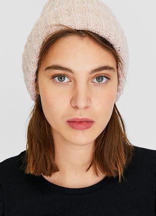 Жіноча об'ємна шапка з паєтками