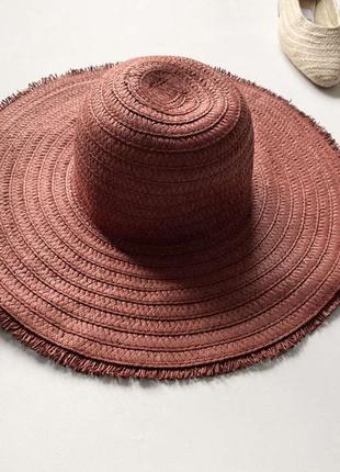 Красивая шляпа  плетеная1 фото