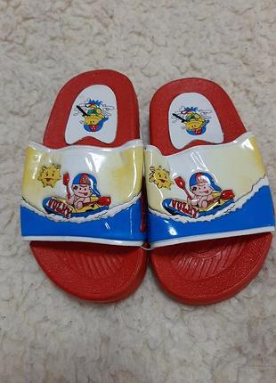 Тапочки / гумові шльопки