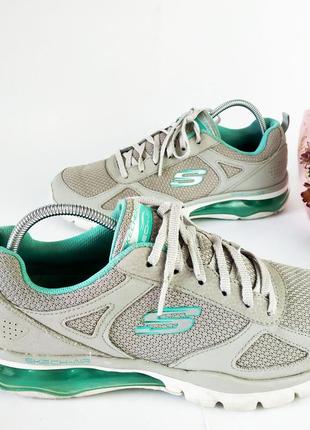 Кроссовки skechers. оригинал. легкие. стелька с амортизацией, запоминающая форму стопы.