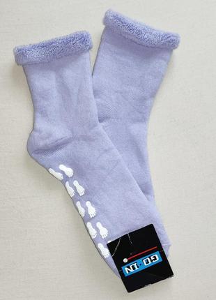 Махрові з начосом теплі бузкові жіночі шкарпетки фіолетові для будинку тапочки з пухирцями