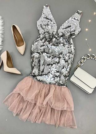 Платье миди с декоративной отделкой пайетками и вставкой из тюля