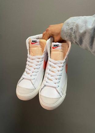 Жіночі високі шкіряні кросівки nike blazer mid '77 білі з персиковим🆕