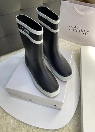 Трендові споги в стилі celine, яскраві чобітки селін з логотипом збоку, преміум