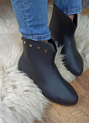 Сапоги резиновые короткие матовые