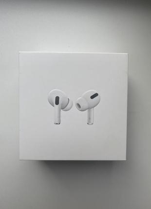 Коробка, зарядка и подушечки от airpods pro