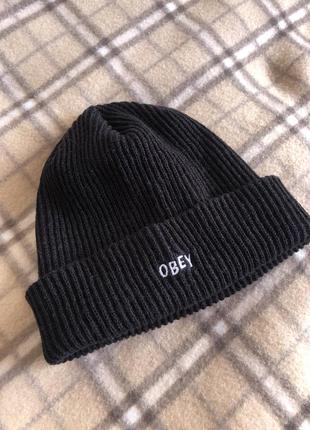 Шапка obey