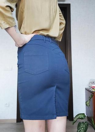 Джинсовая юбка карандаш calliope. стрейч. обтягивающая, хорошо тянется.2 фото