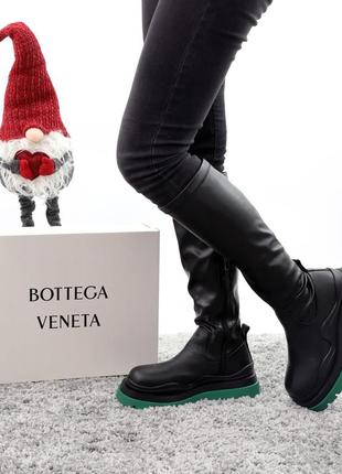 Зимові шкіряні високі чоботи bottega veneta black green (чоботи на хутрі і на блискавці боттега чорно-зелені)