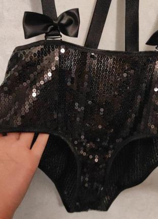 Соблазнительные эффектные трусики шорты кюлоты в пайетках с подтяжками бродвей стиль,