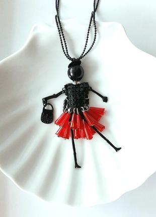 Кулон "стильная леди" новый тренд богемная девушка ожерелье подвеска модная куколка длинная цепь цепочка чёрный красный чёрная кукла колье вечерняя