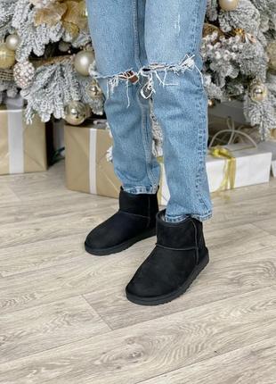 Ugg classic mini ii boot зимние угги черного цвета с натуральным мехом3 фото