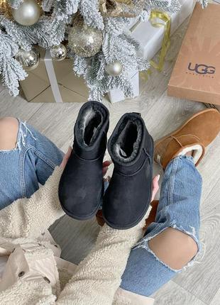 Ugg classic mini ii boot зимние угги черного цвета с натуральным мехом7 фото