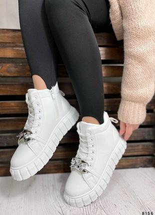 Женские белые утепленные кроссовки на флисе с серебристой цепью на молнии зима білі круті кросівки на флісі9 фото