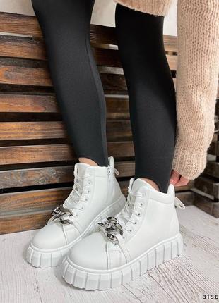Женские белые утепленные кроссовки на флисе с серебристой цепью на молнии зима білі круті кросівки на флісі10 фото