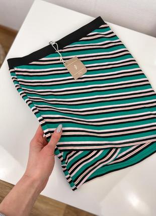 Полосатая юбка мини зелёная7 фото