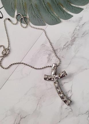 Цепочка с необычным крестиком