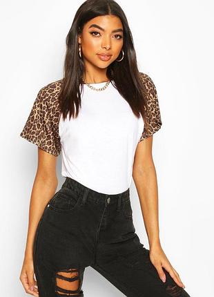 Футболка с леопардовыми рукавами