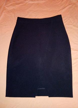 Ділова спідниця спереду виріз