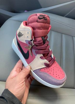 Жіночі кросівки джордан 1