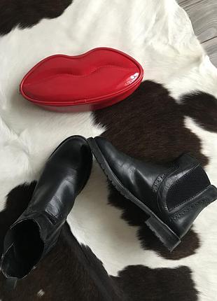 Черевики броги