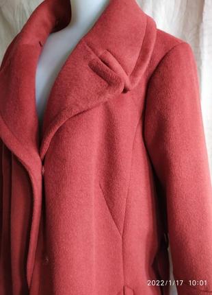 Длинное шерстяное коралловое брендовое пальто на запах. женское демисезонное осеннее весеннее деми6 фото
