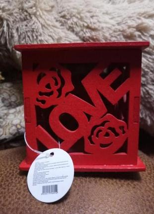Подсвечник из дерева для маленькой свечи love