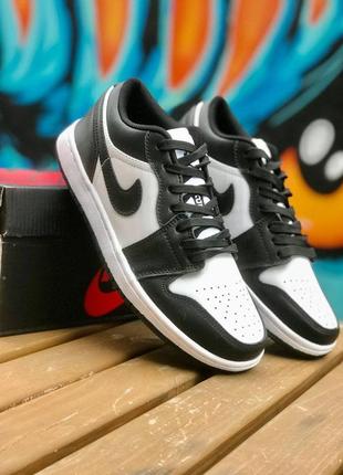 Кроссовки nike air jordan 1 low низкие / женские кроссовки найк аир джордан черные с белым1 фото