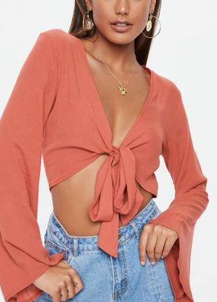 Стильна блуза на зав'язках рукав кльош missguided