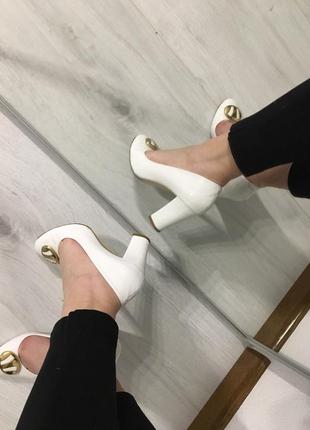 Элегантные белые туфли, натуральная кожа лак, 37-37,52 фото
