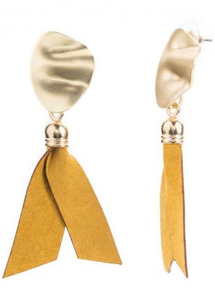 Красиві і оригінальні сережки-пуссети жовті