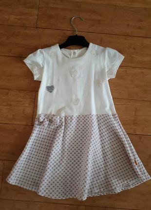 Очень красивое платье.