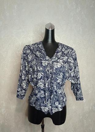 Вінтажна ретро блуза з незвичайним коміром вінтаж