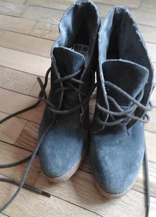 Замшеві ботінки фірми gap